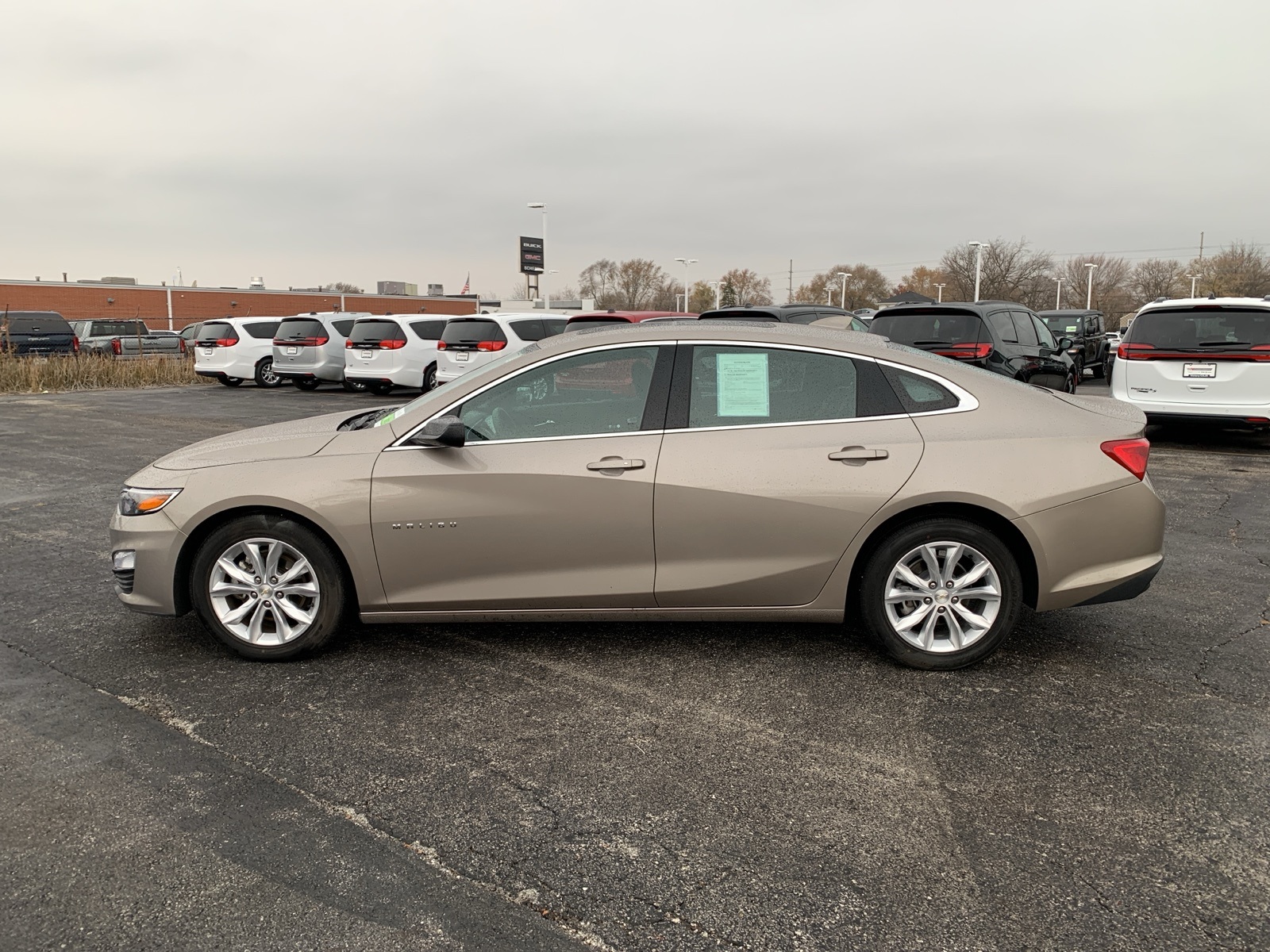 2024 Chevrolet Malibu 1LT photo 2