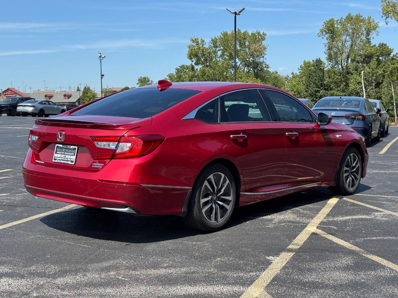 2020 Honda Accord Hybrid Touring photo 3