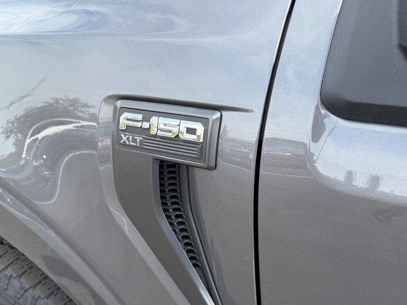 2022 Ford F-150 XLT photo 8