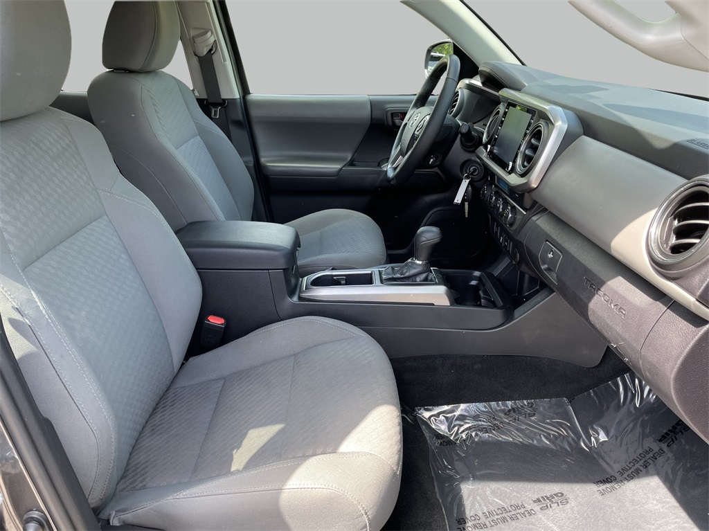 2021 Toyota Tacoma SR5 photo 12
