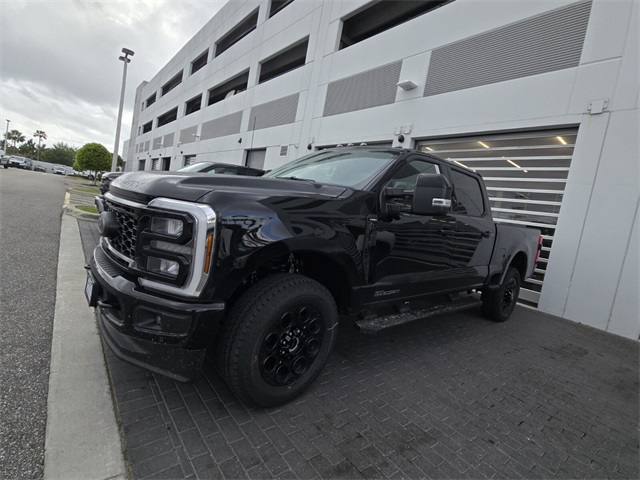 2025 Ford F-250 Lariat photo 4