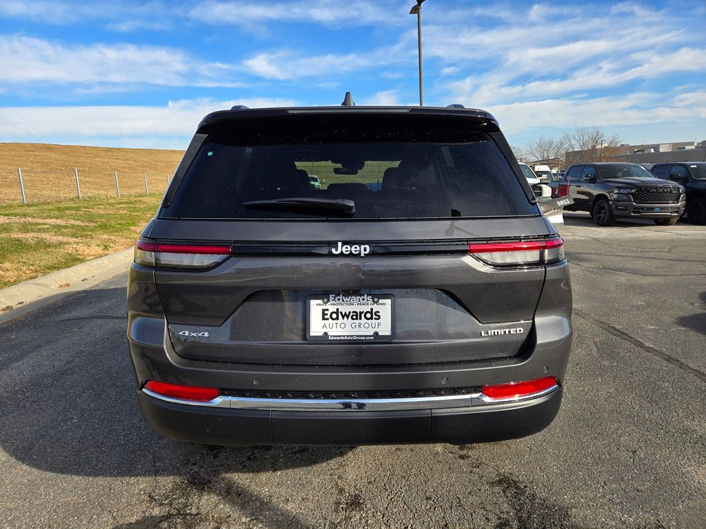 2025 Jeep Grand Cherokee Limited photo 4