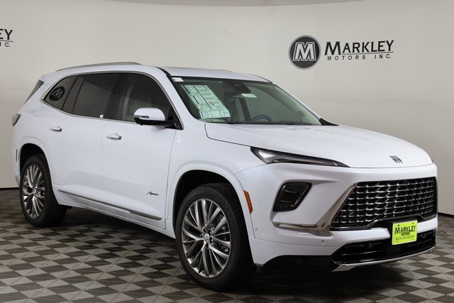 2026 Buick Enclave Avenir's photo