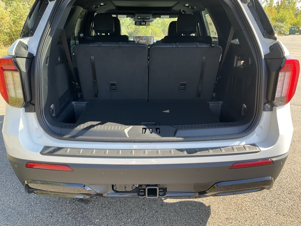2025 Ford Explorer ST-Line photo 23