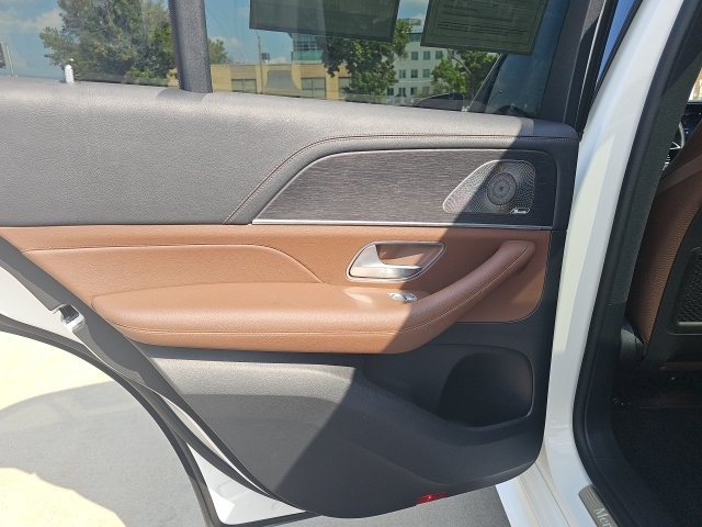 2025 Mercedes Benz GLE 450e 4MATIC photo 10