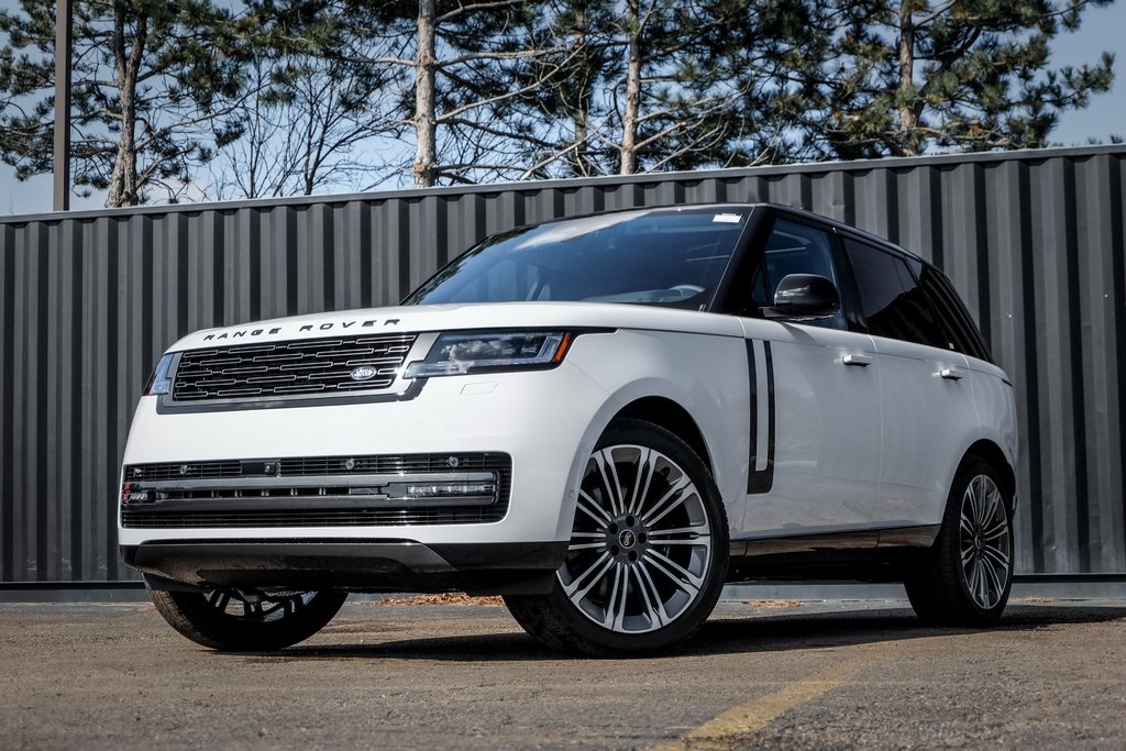 2025 Land Rover Range Rover SE's photo