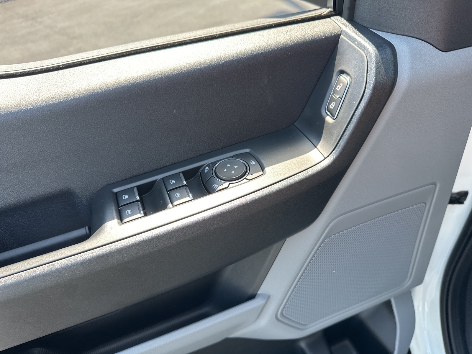 2025 Ford F-350 photo 13