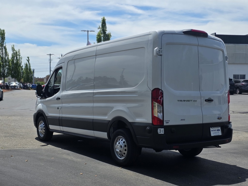 2025 Ford Transit photo 3
