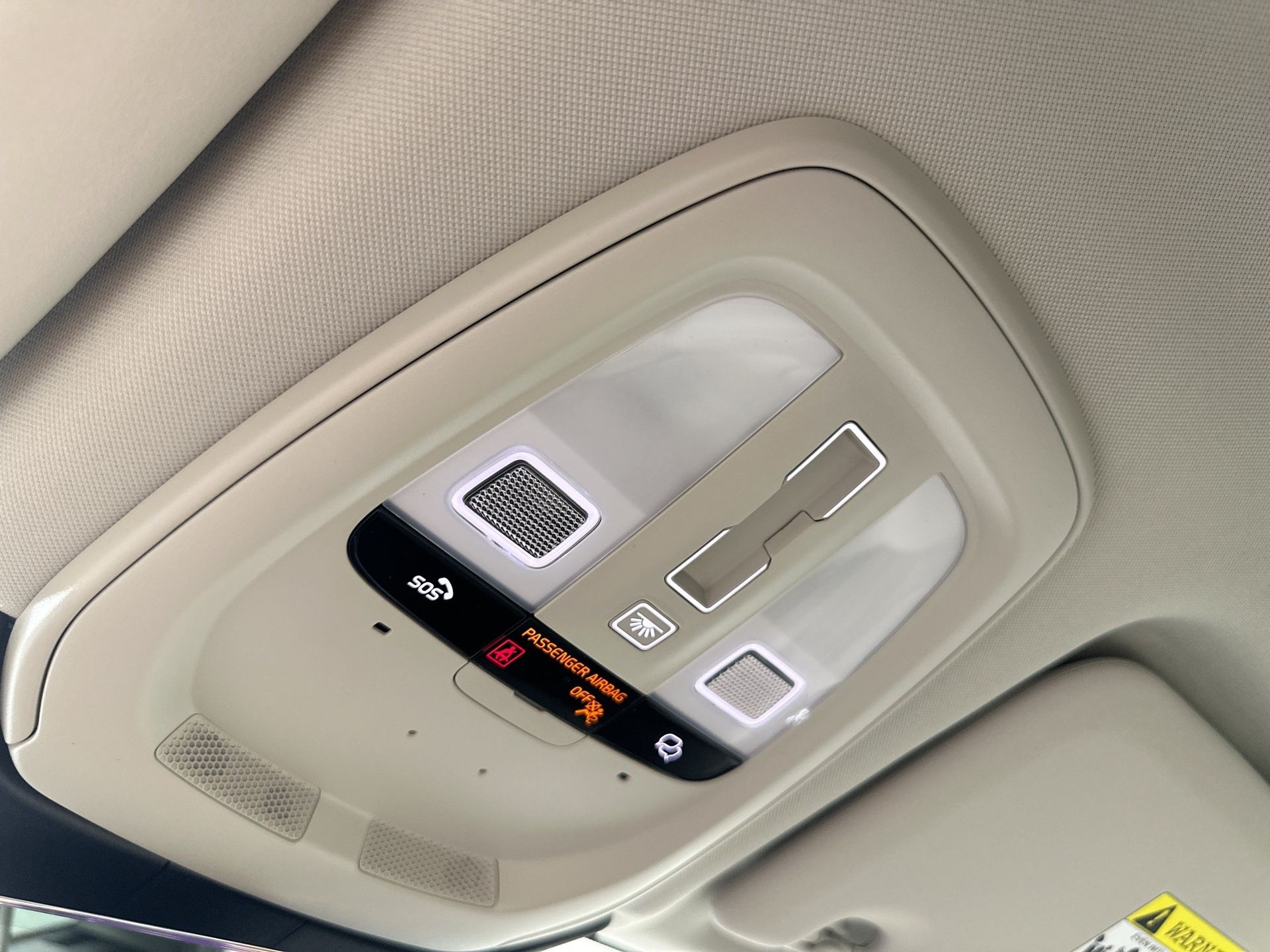 2026 Volvo XC60 B5 photo 19