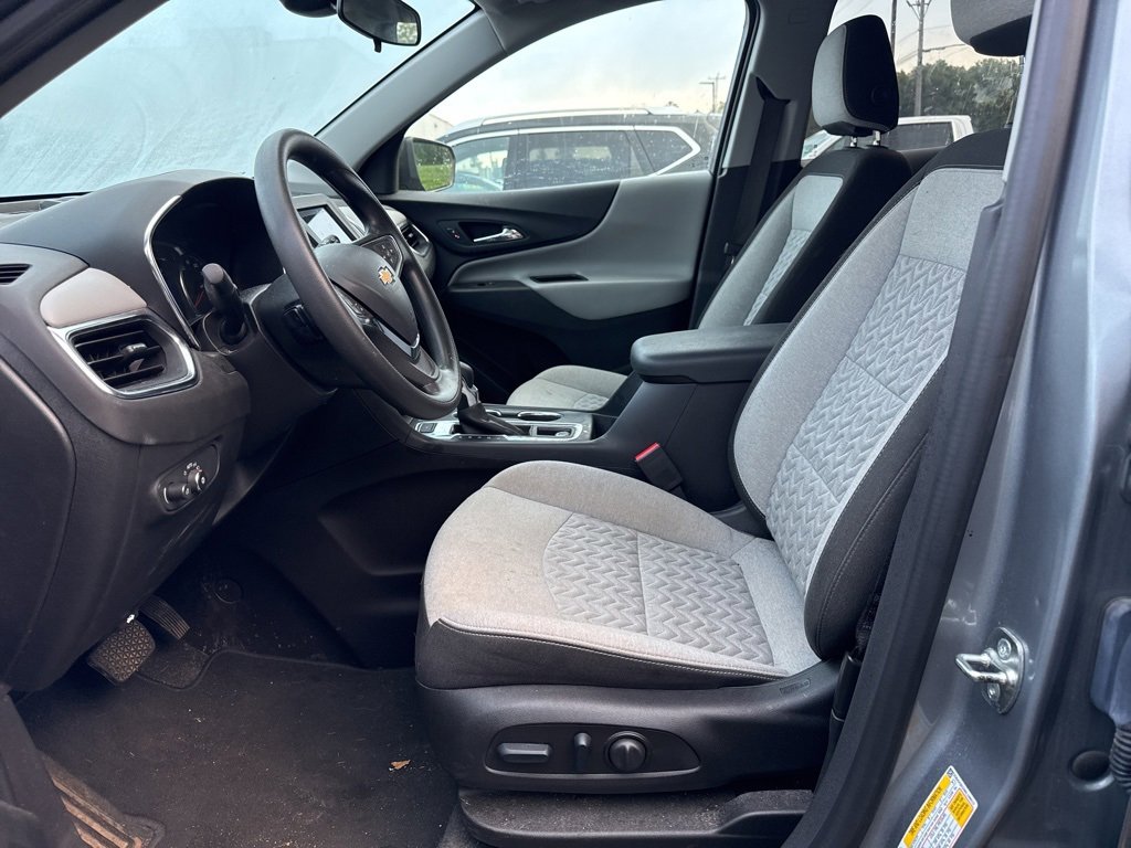 2024 Chevrolet Equinox LS photo 2