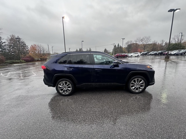 Used 2022 Toyota RAV4 XLE Premium with VIN 2T3A1RFV8NW319058 for sale in Kansas City