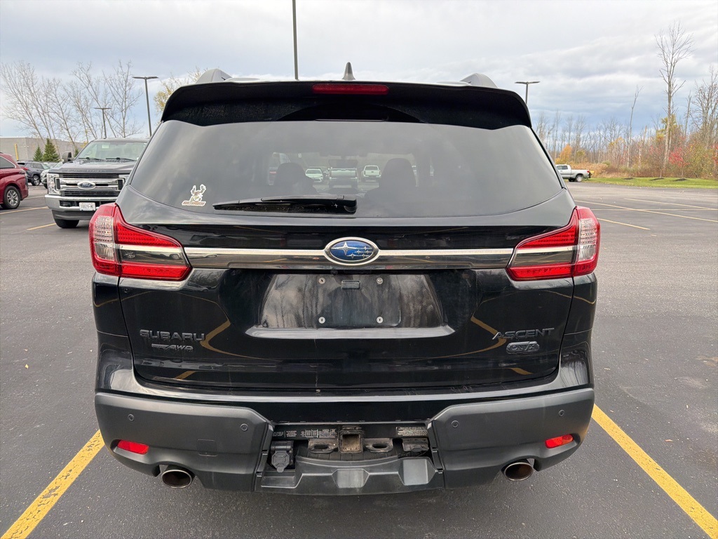 2022 Subaru Ascent Onyx Edition photo 2