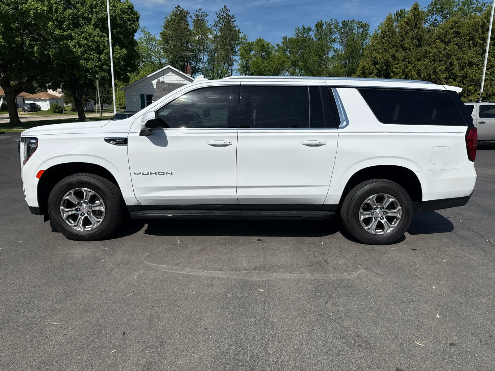 2023 Gmc Yukon XL SLE photo 6