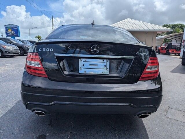 2013 Mercedes Benz C 300 Luxury 4MATIC photo 4
