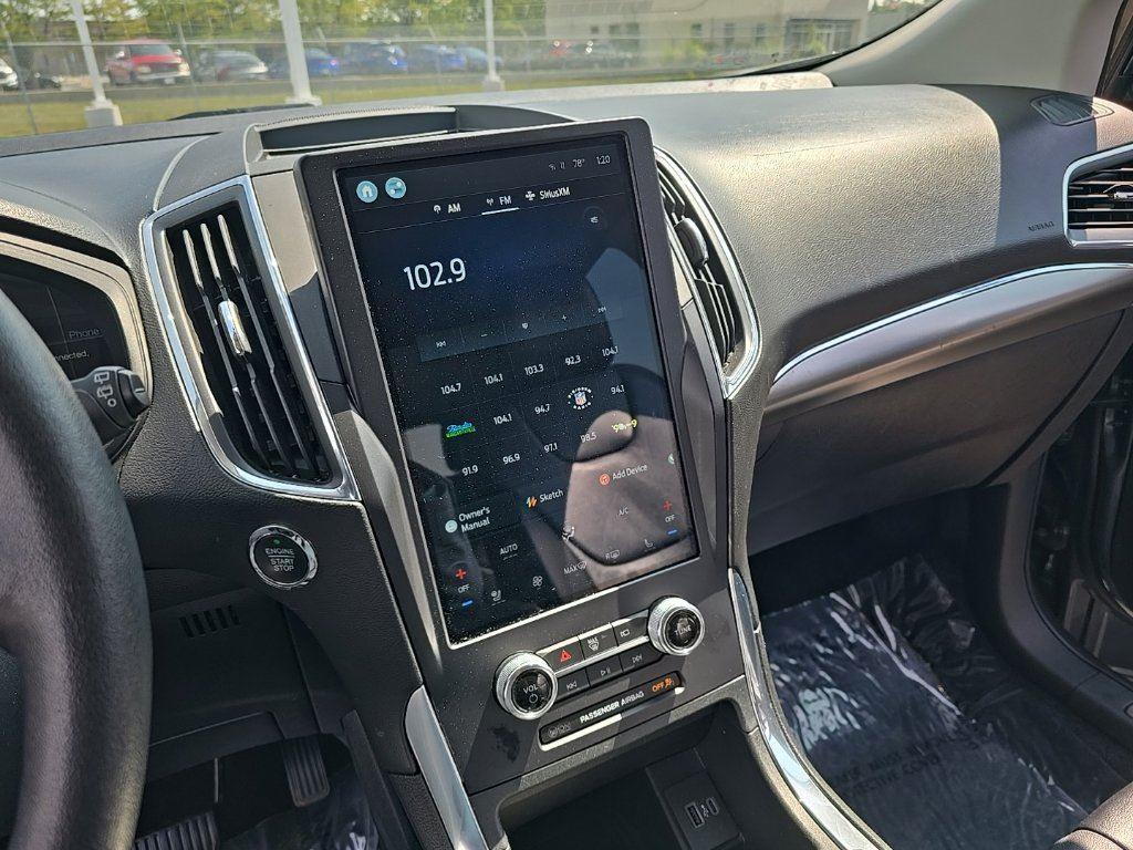 2022 Ford Edge Titanium photo 9