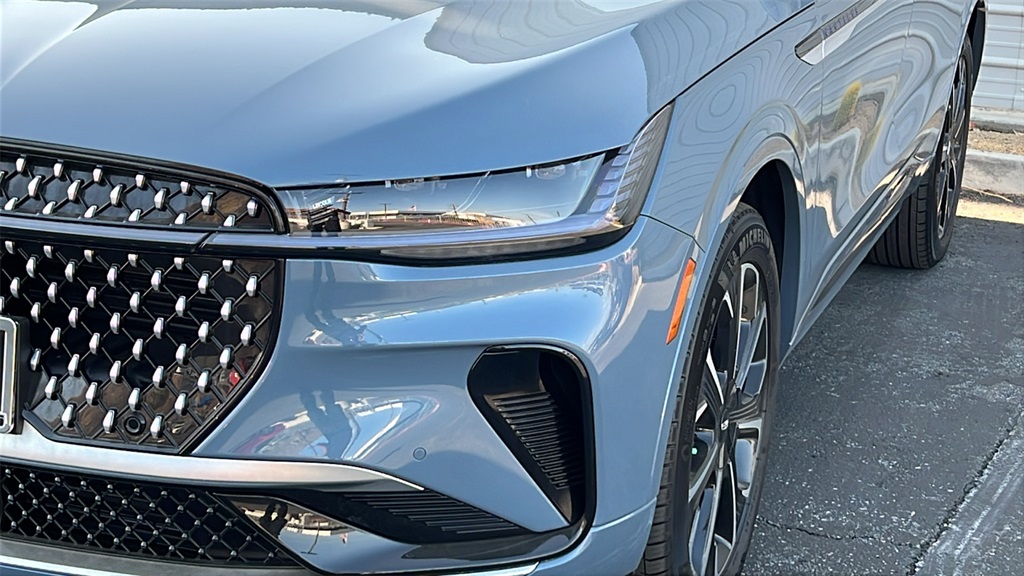 2025 Lincoln Nautilus Reserve photo 4