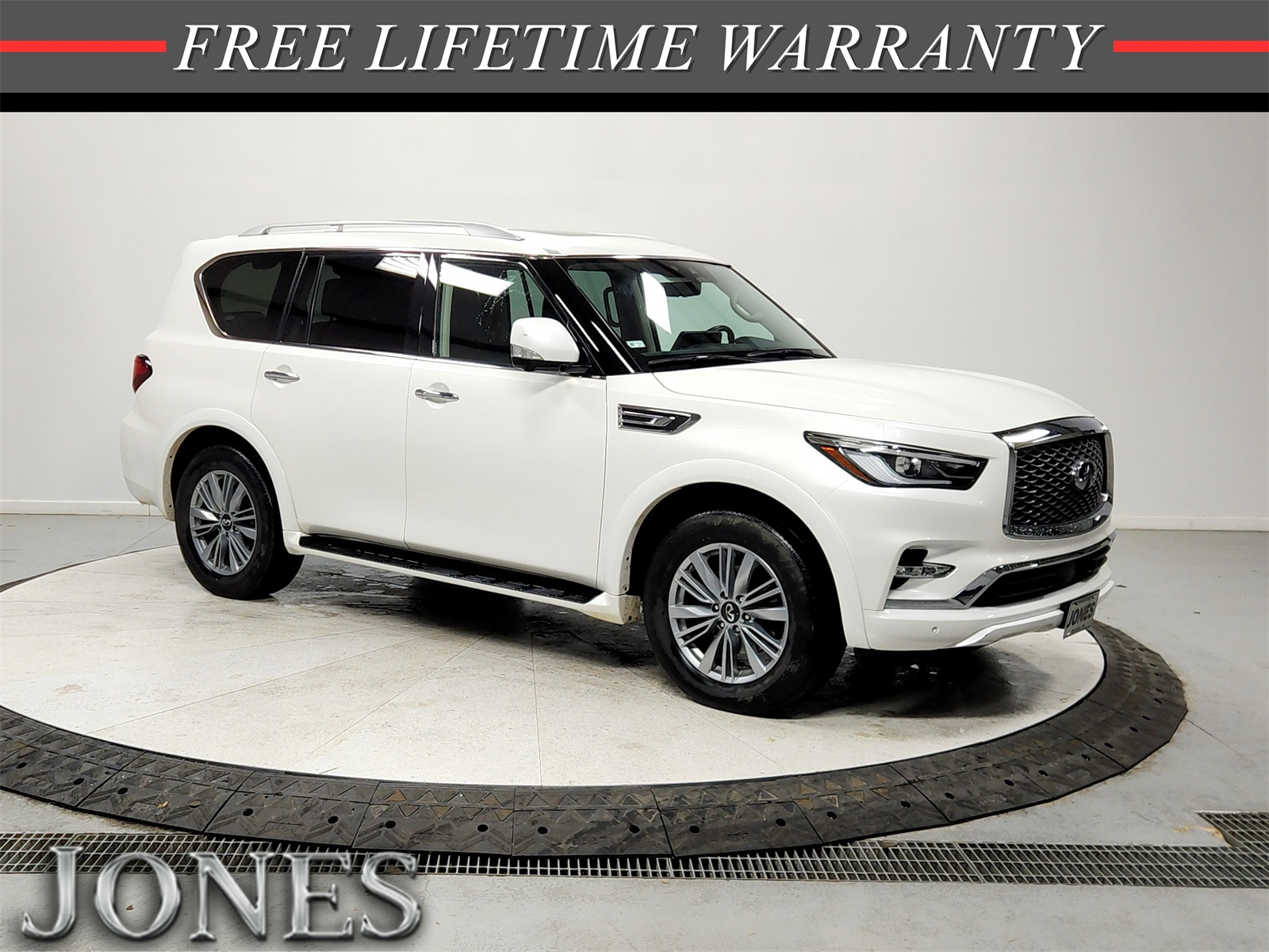 2024 INFINITI QX80 Luxe 4WD's photo