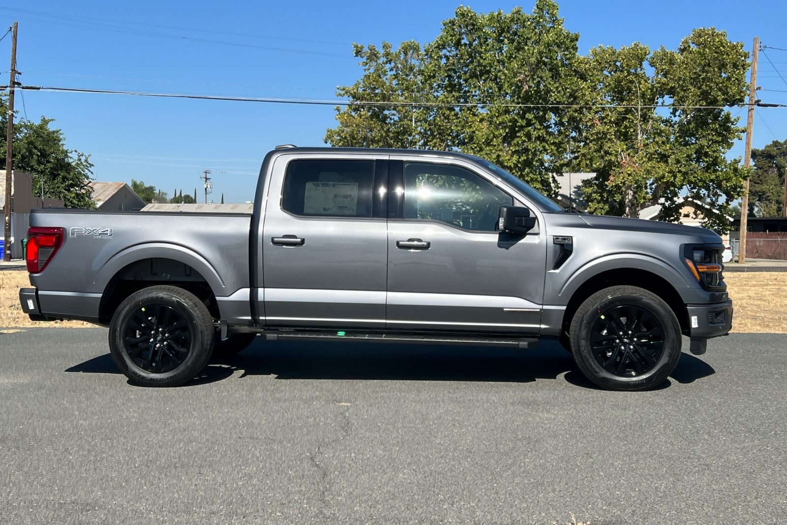 2025 Ford F-150 XLT photo 3