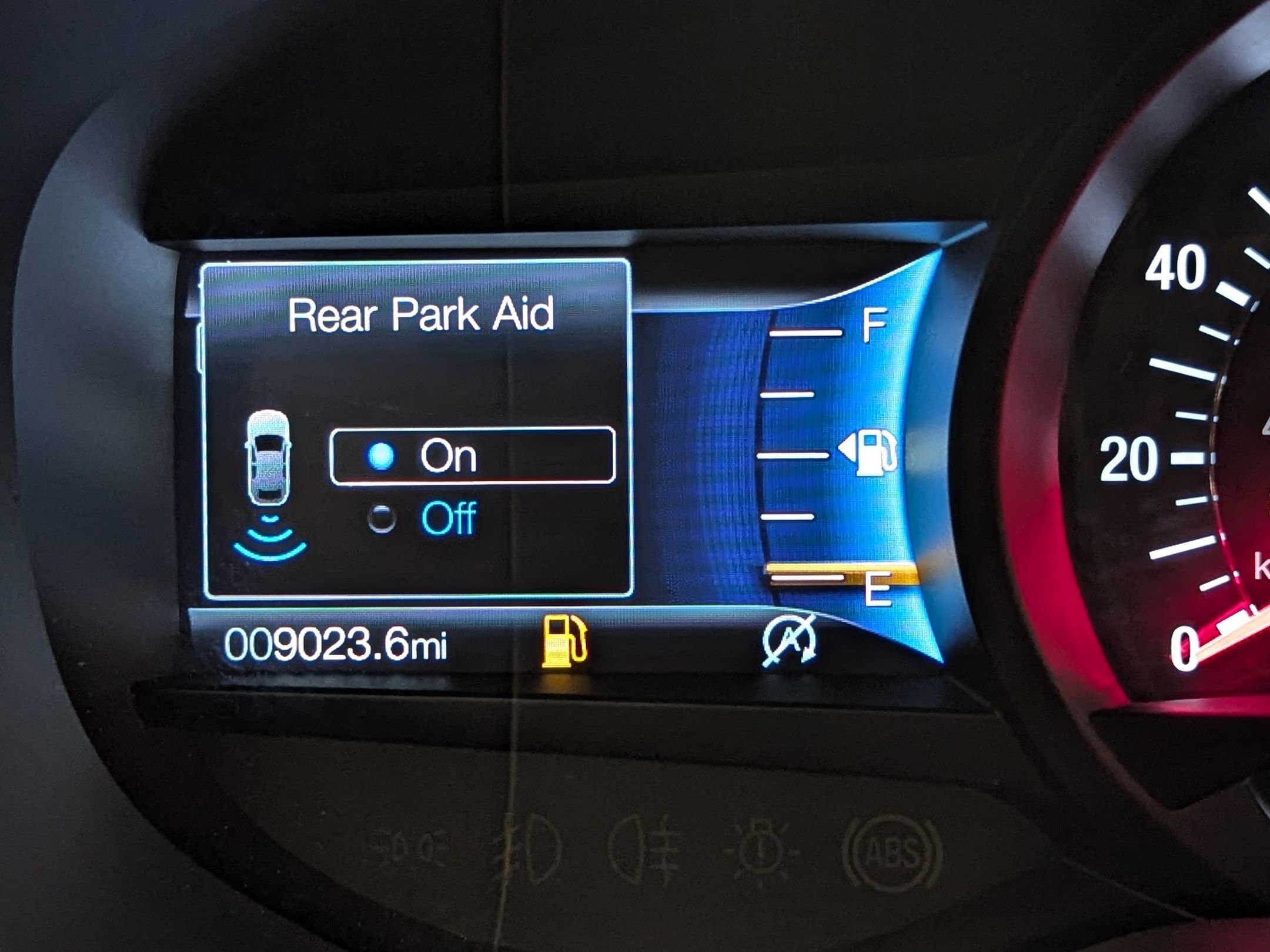 2021 Ford Edge ST photo 28