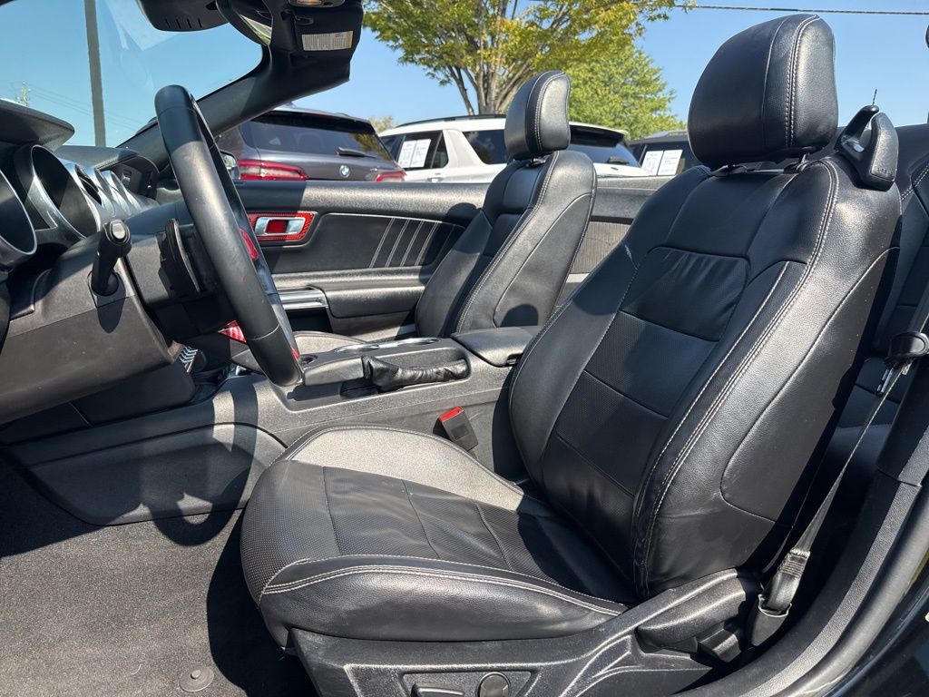 2021 Ford Mustang EcoBoost Premium photo 18