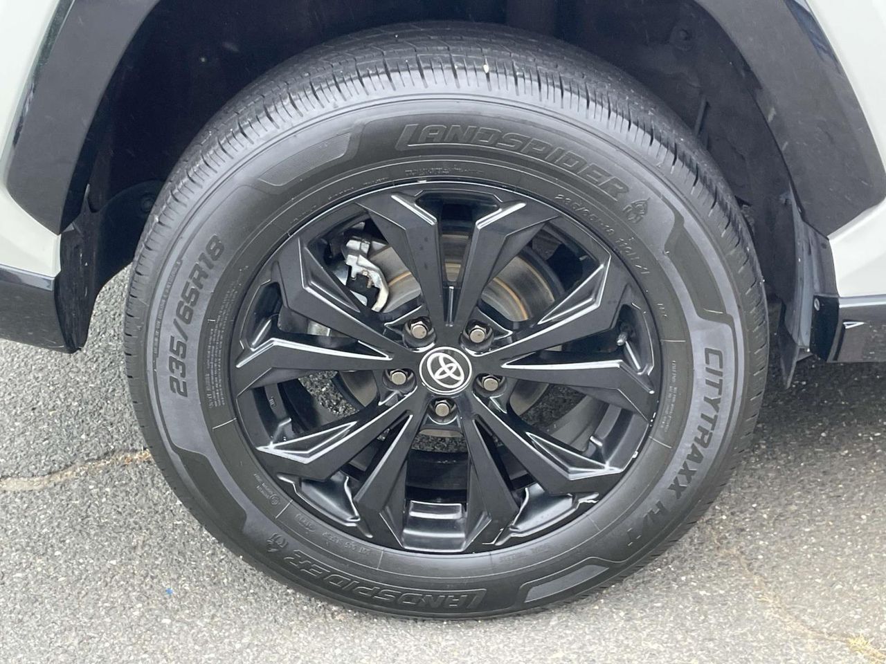 2022 Toyota RAV4 Hybrid SE photo 4
