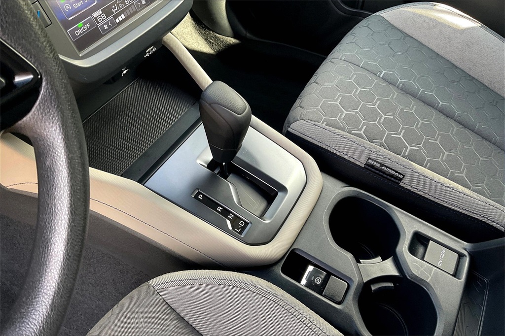 2025 Subaru Forester Base photo 17