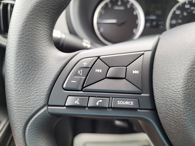 2025 Nissan Kicks Play S photo 19