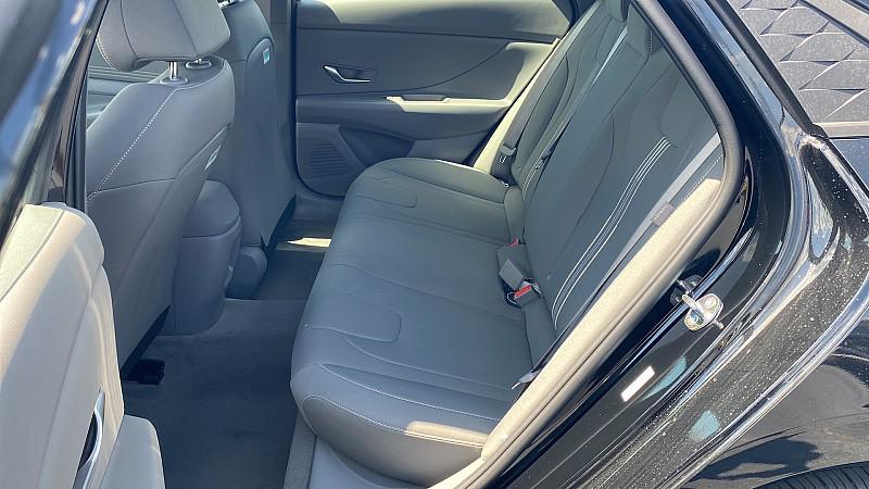 2025 Hyundai Elantra SEL Sport photo 39