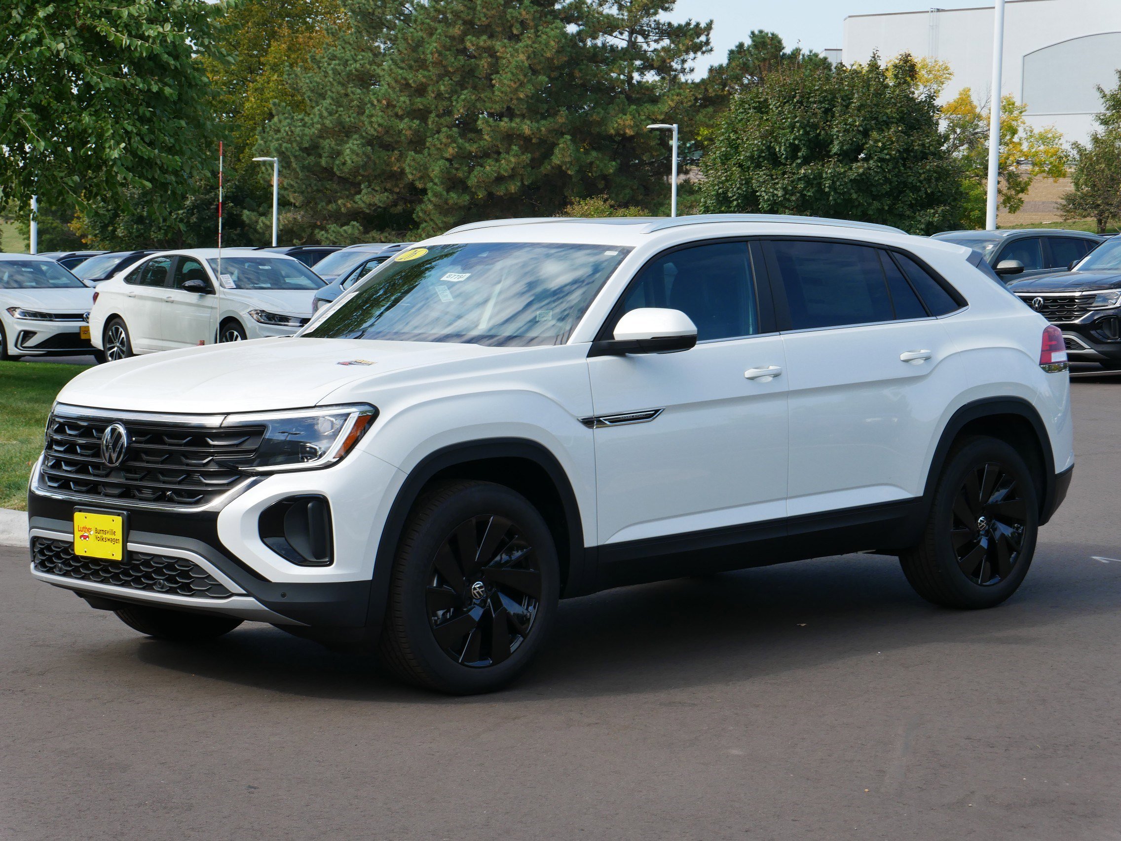 2026 Volkswagen Atlas Cross Sport SE Technology photo 2