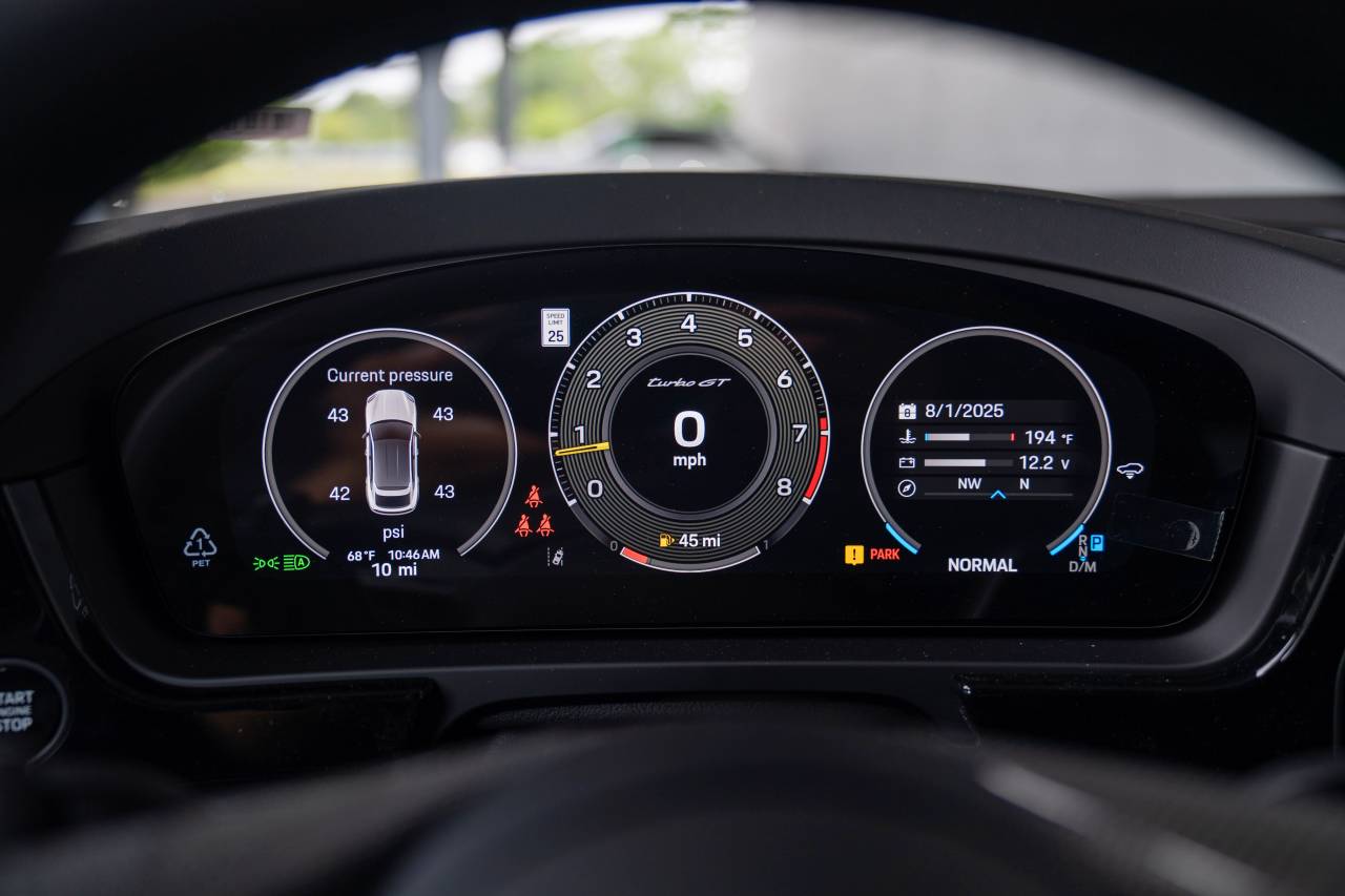 2025 Porsche Cayenne Turbo GT photo 17