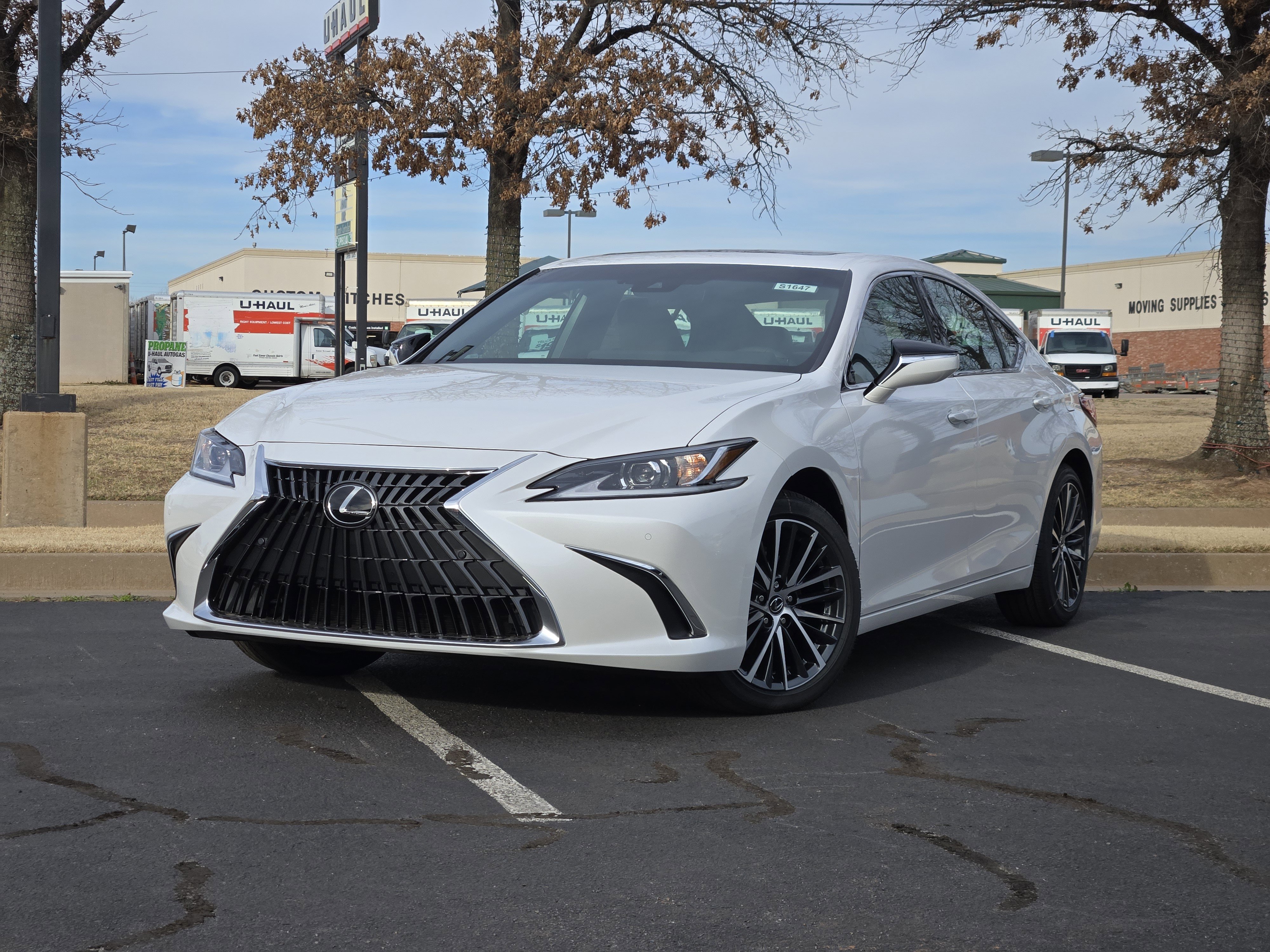 2025 Lexus ES 350's photo