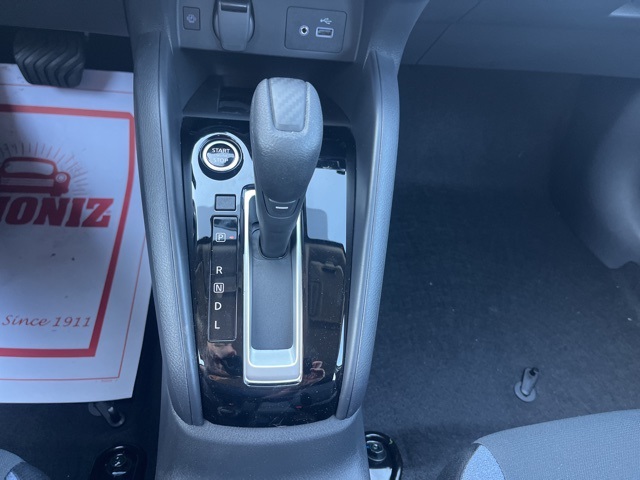 2025 Nissan Versa SV photo 16