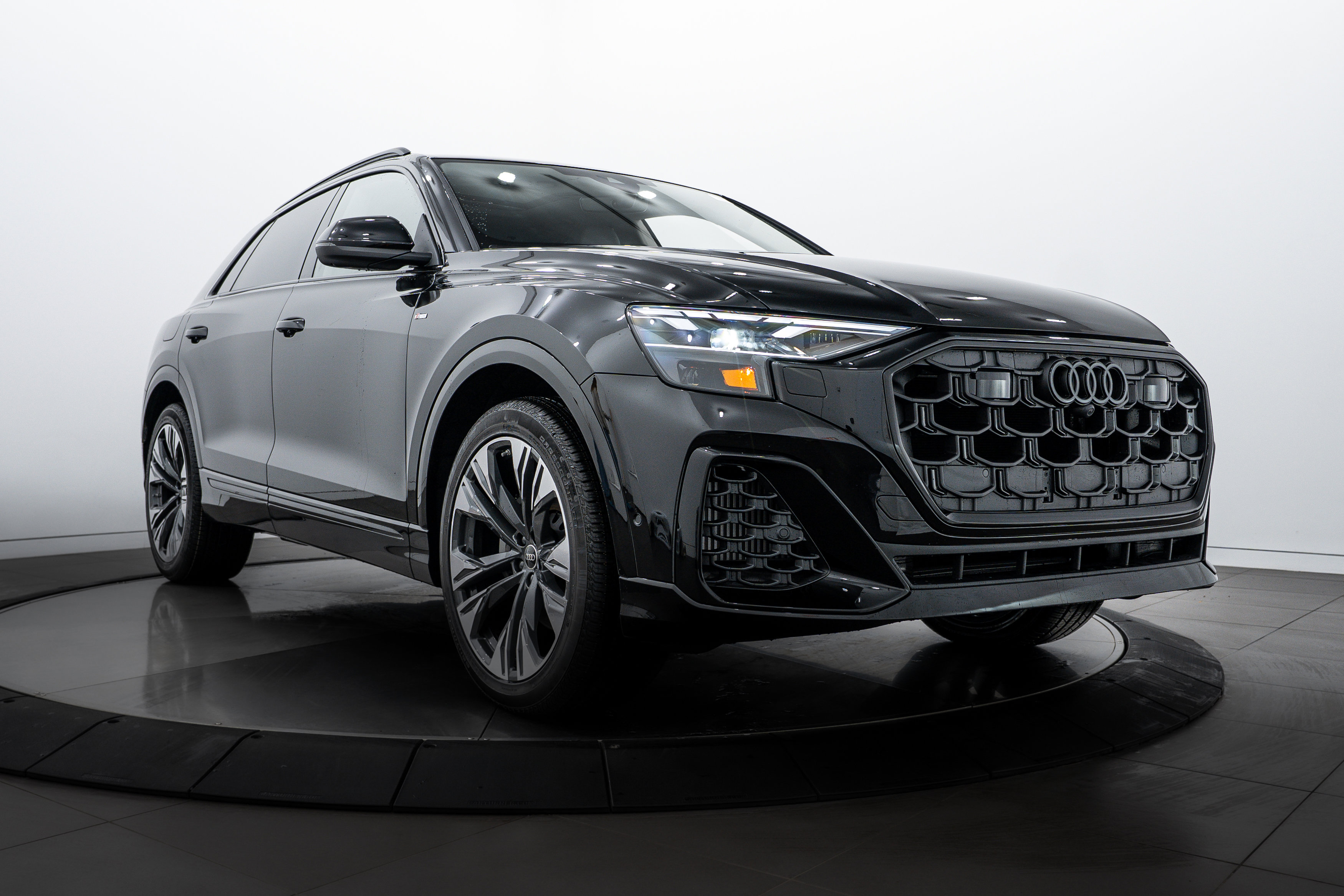 2026 Audi Q8 Premium Plus's photo