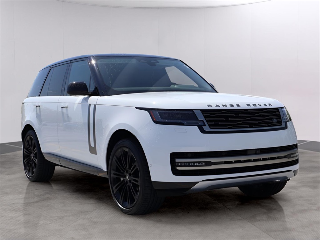 2024 Land Rover Range Rover SE photo 3