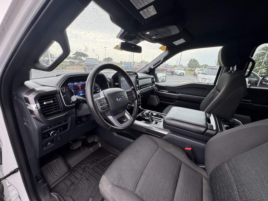 2023 Ford F-150 XLT photo 11
