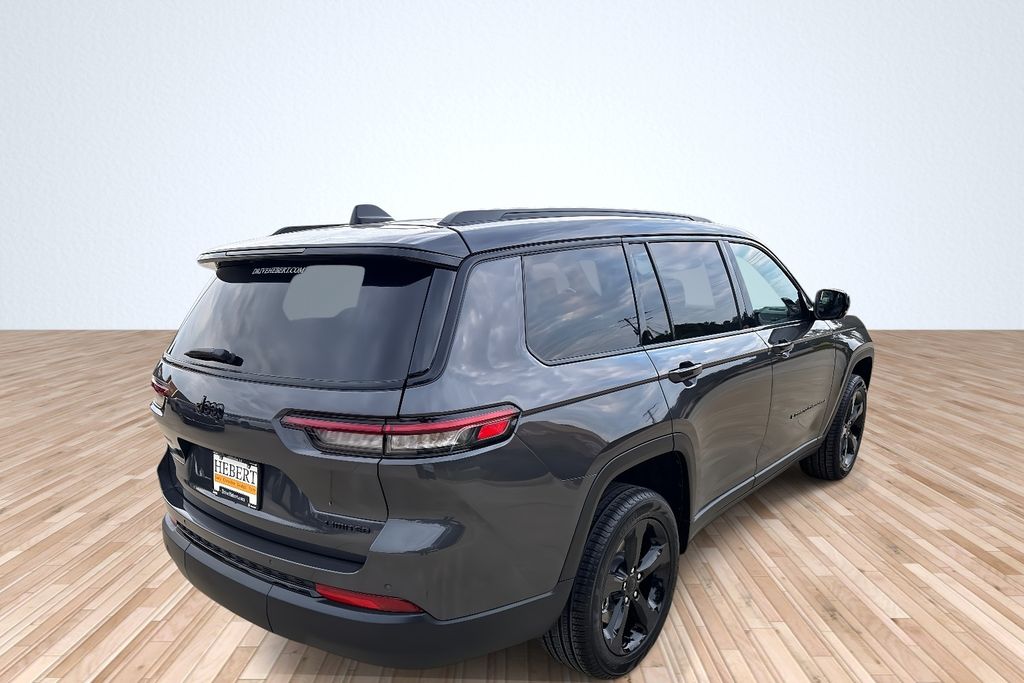2025 Jeep Grand Cherokee Limited photo 3