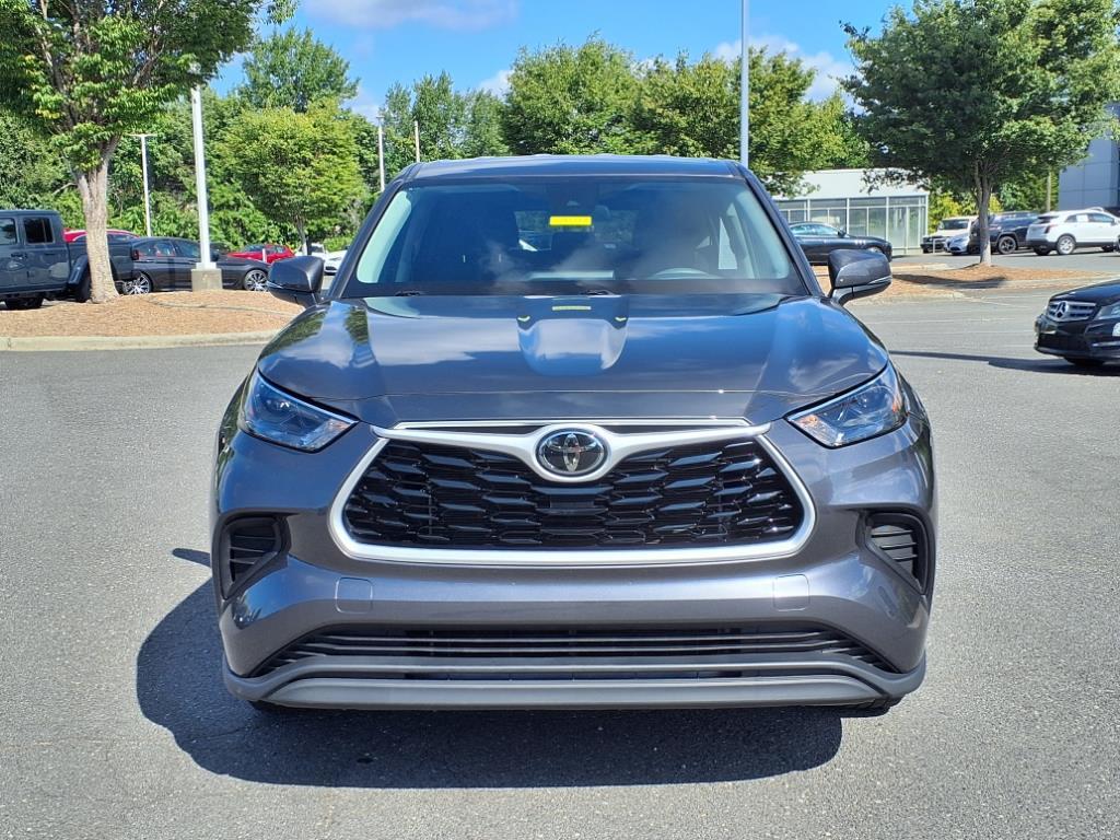2023 Toyota Highlander L photo 2