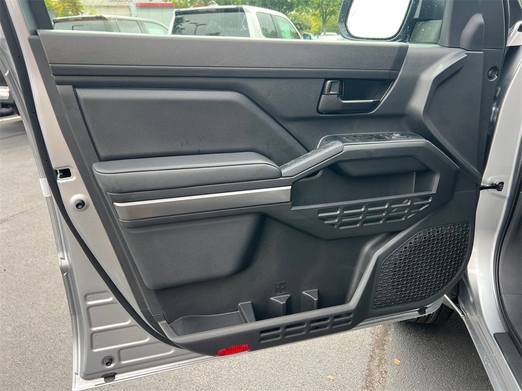 2025 Toyota Tacoma SR5 photo 10