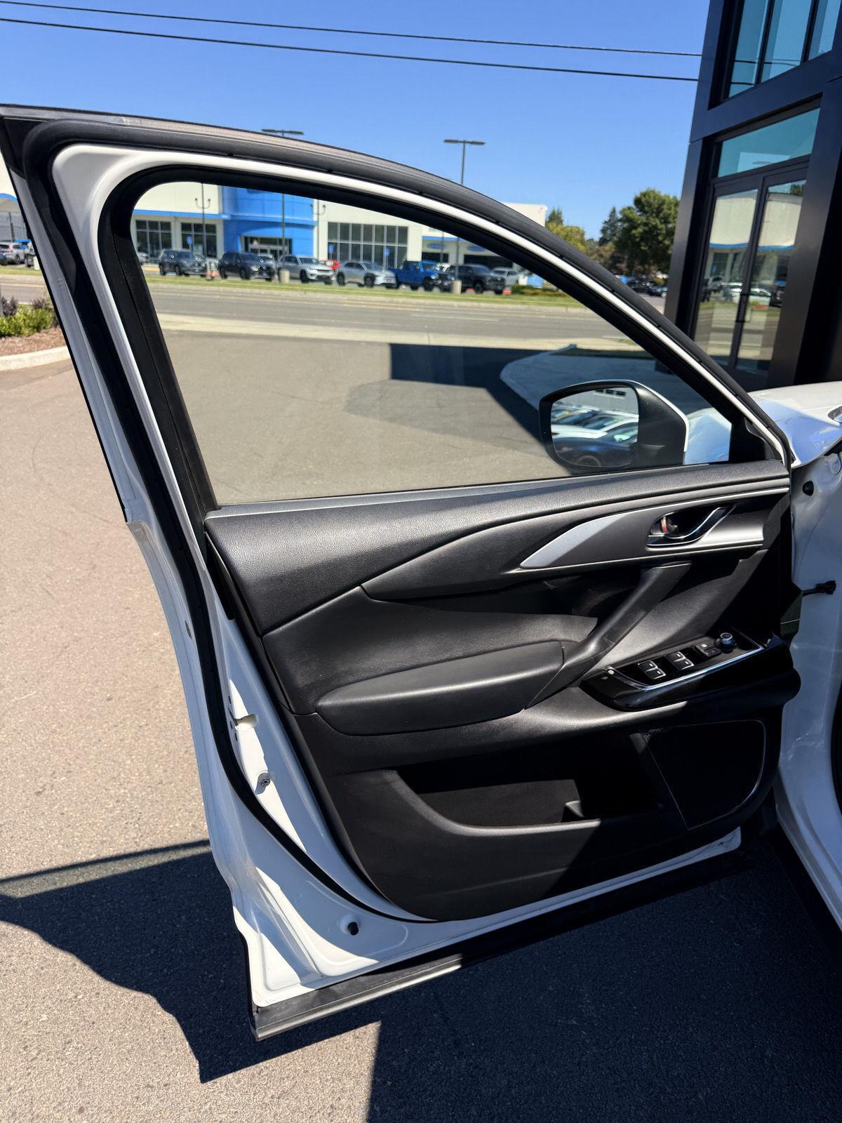 2022 Mazda CX-9 Touring photo 10