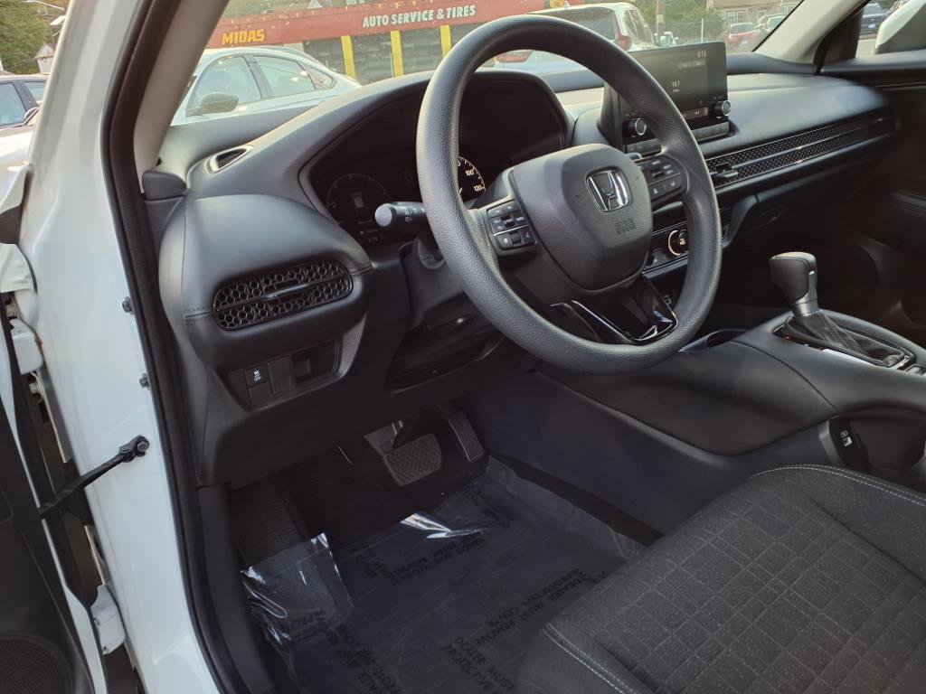 2023 Honda HR-V LX photo 17