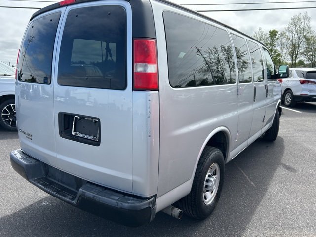 2016 Chevrolet Express Passenger 2500 LS photo 6