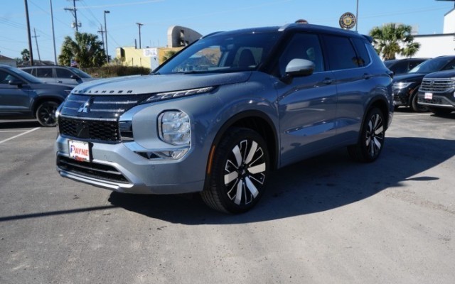 2025 Mitsubishi Outlander SEL's photo