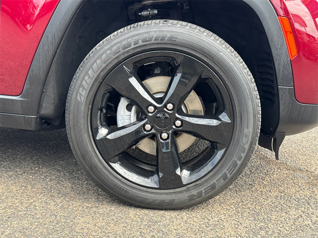 2023 Jeep Grand Cherokee Altitude photo 7