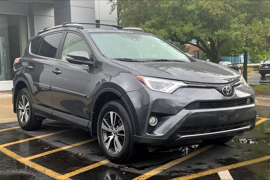 2017 Toyota RAV4 XLE photo 32