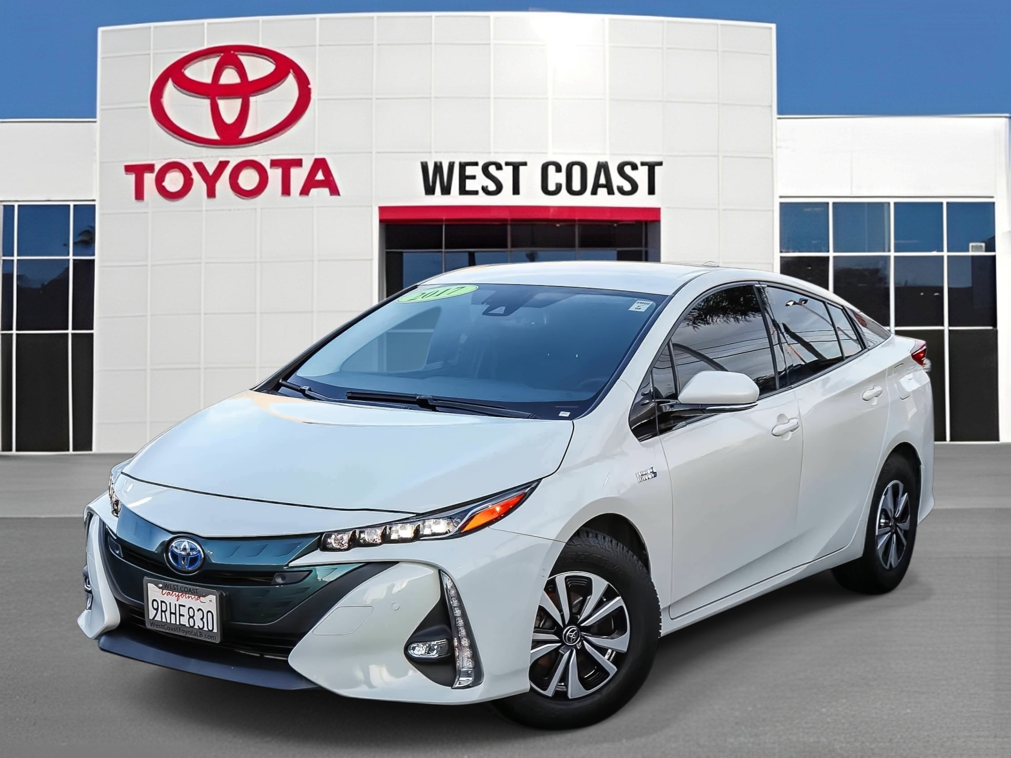 2017 Toyota Prius Prime Advanced's photo