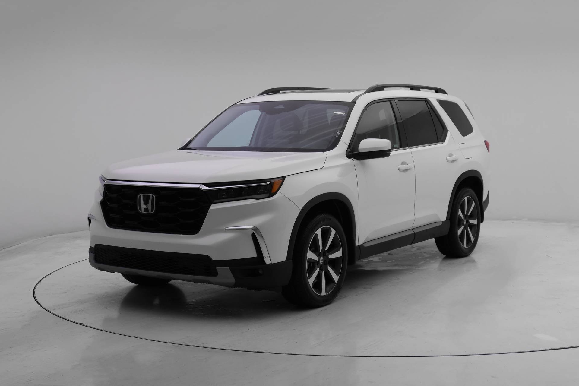 2025 Honda Pilot Touring's photo
