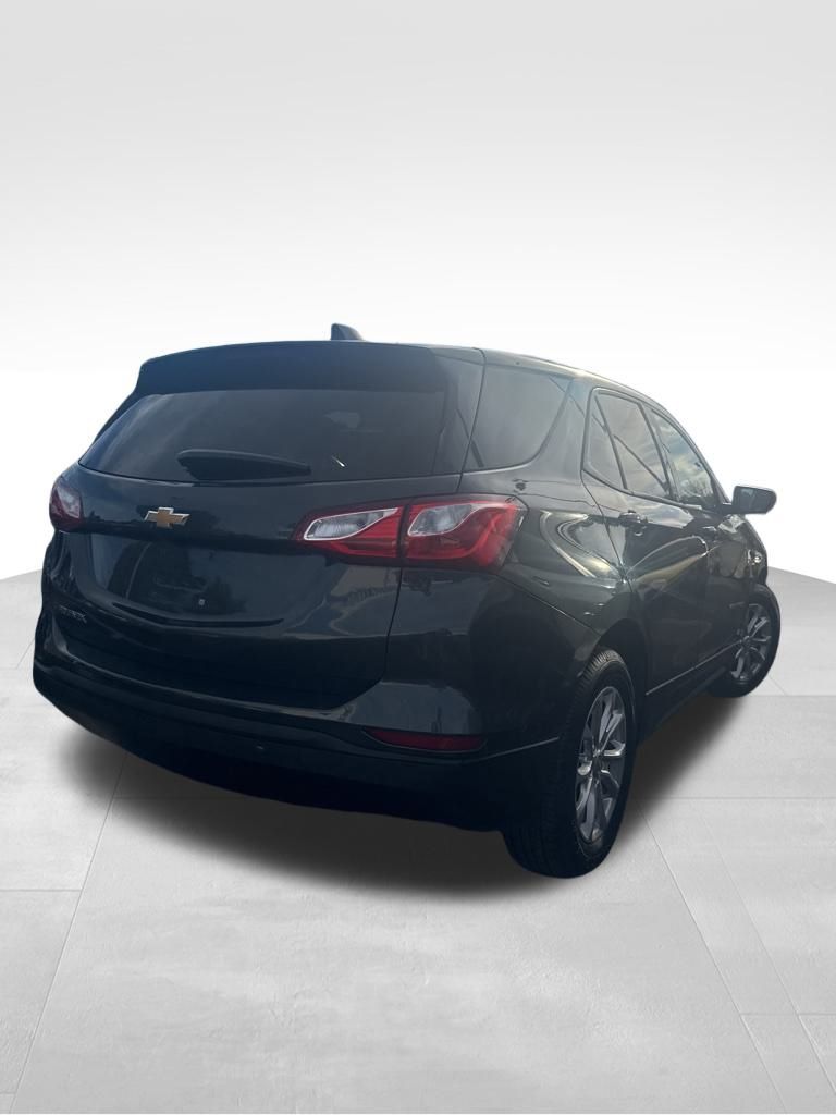 2019 Chevrolet Equinox LS photo 2
