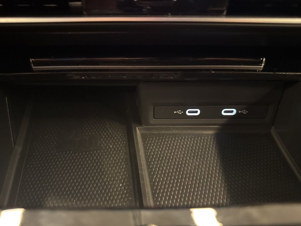 2024 Volkswagen Atlas Cross Sport SE Technology photo 23