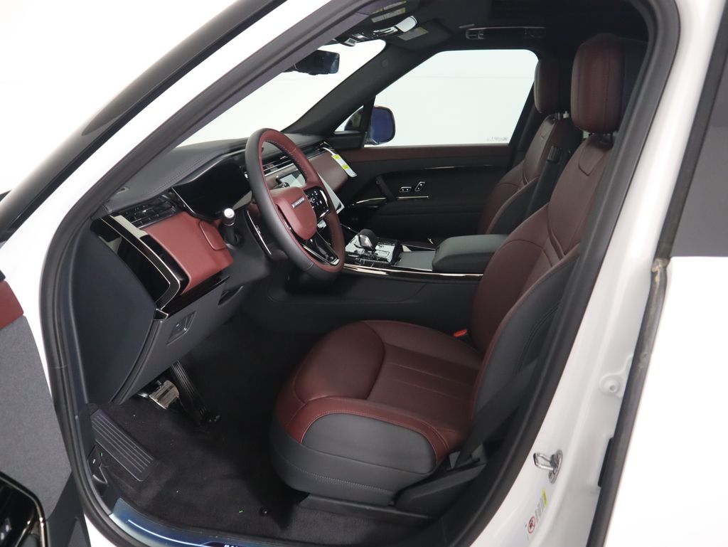 2025 Land Rover Range Rover Sport SE photo 17