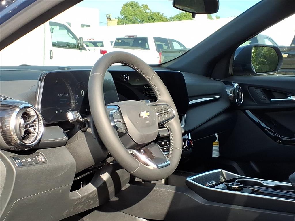 2026 Chevrolet Equinox LT photo 9